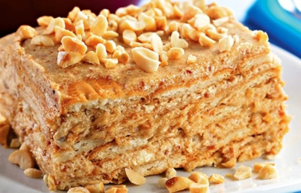Ir para  <ul>
	<li>Achocolatado (para ser misturado com o leite na hora de mergulhar as bolachas);</li>
	<li>Doce de leite para cobrir a torta;</li>
	<li>Primeiramente, bater na batedeira as 3 gemas com o...